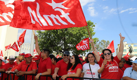 Trotz allem optimistisch: Die linke FMLN und ihre Anhänger hoffe... Trotz allem optimistisch: Die linke FMLN und ihre Anhänger hoffe...