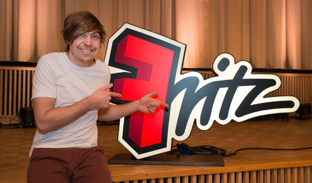 Radio Fritz ist also fritzundzwanzig – und wie alt Philipp Poise... Radio Fritz ist also fritzundzwanzig – und wie alt Philipp Poise...