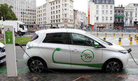 Die Spannung wächst: ein E-Mobil namens »Zoe« Die Spannung wächst: ein E-Mobil namens »Zoe«