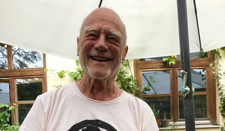 Alle Macht der Basis: Achim Bergmann (1943 - 2018), im Hof von T... Alle Macht der Basis: Achim Bergmann (1943 - 2018), im Hof von T...