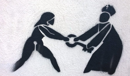 Frauen lassen sich vom Klerus nichts mehr vorschreiben: Graffito...