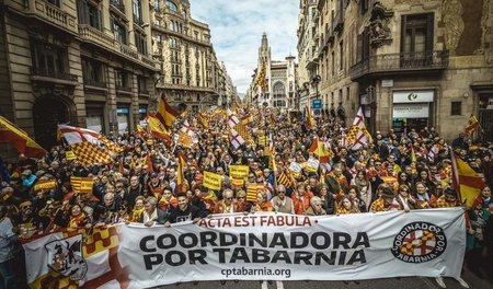 Rechte Demonstration: Am Sonntag sind in Barcelona mehrere tause...