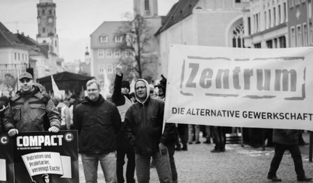 Trommeln für rechte Gewerkschaftsarbeit: »Zentrum Automobil« Trommeln für rechte Gewerkschaftsarbeit: »Zentrum Automobil«