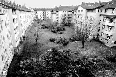 Blick ins Innere des Hauptblocks des Barmer Viertels in Köln. Al...