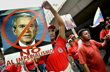 »Nein zum Imperialismus« – Chávez-Anhänger in Caracas (1. Mai 20...
