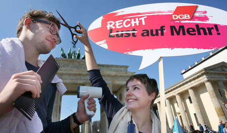 Gleicher Lohn für gleichwertige Arbeit: Diese Forderung, hier ve...