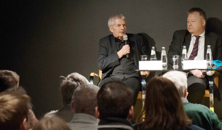 Im Grunde einig: Roland Jahn (l.) und Bruno Kahl (r.) sehen Notw...