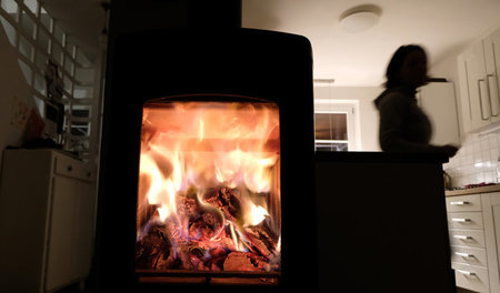 Zum bloßen Verfeuern im Kaminofen ist Holz zu schade. Geschickte...