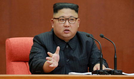 Gesprächsbereite Staatsführung: Kim Jong Un spricht am 8. Oktobe...