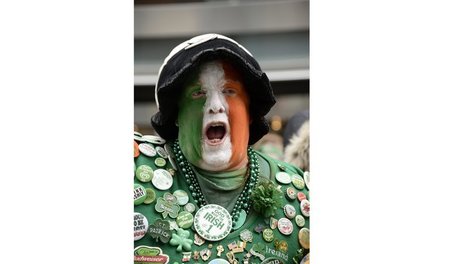 Ursprünglich ging es um die Rekrutierung irischer Einwanderer: S...