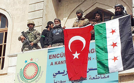 Dschihadisten mit Fahnen der Türkei und der »Freien Syrischen Ar...