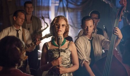 Monika Schöllack (Sonja Gerhardt) und Freddy Donath (Trystan Püt...