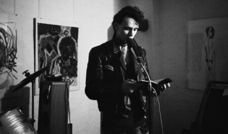 Lyrik lesen ohne ein Glas Wasser (aber mit Schlagzeug): Bert Pap...