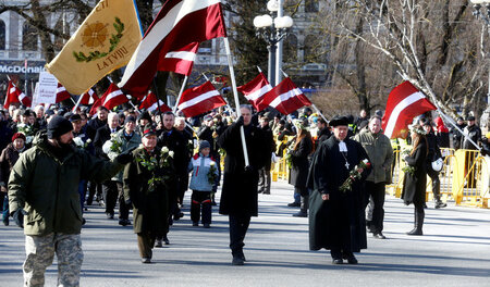 Mord- und Folterbande als Helden geehrt: Vertreter des Klerus ma...