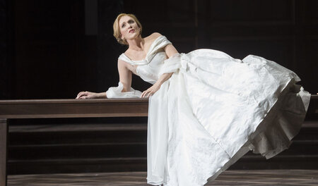 Gäbe es eine Dramaskala in der Oper, so schwankte diese Geschich... Gäbe es eine Dramaskala in der Oper, so schwankte diese Geschich...