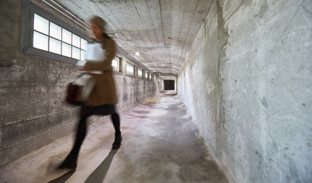 Verbindungsgang an den »Stadthöfen«, der sogenannte Seufzergang Verbindungsgang an den »Stadthöfen«, der sogenannte Seufzergang