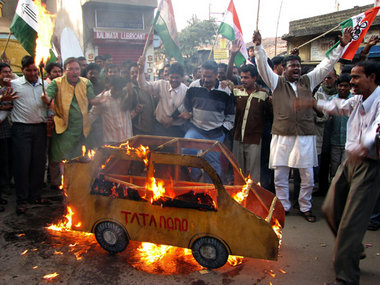 Proteste im westbengalischen Singur gegen den Tata Nano am Donne...