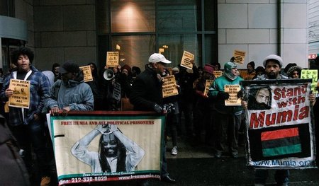 Unermüdliche Solidarität. Demonstranten protestieren am 17. Janu...