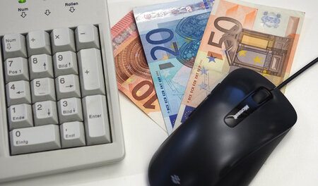 An Maßnahmen wie Computerkursen verdienen die privaten Bildungst...