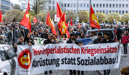Ostermarsch der Friedensbewegung am 17. April 2017 in Hamburg Ostermarsch der Friedensbewegung am 17. April 2017 in Hamburg