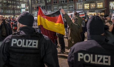 Bereits seit etlichen Wochen - hier am 18. Februar - treffen sic... Bereits seit etlichen Wochen - hier am 18. Februar - treffen sic...