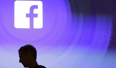 Mark im Zwielicht: Facebook-CEO Zuckerberg entschuldigte sich da... Mark im Zwielicht: Facebook-CEO Zuckerberg entschuldigte sich da...