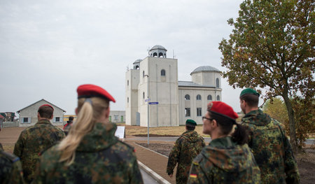 Zielerfassung: In der Bundeswehr-Übungsstadt Schnöggersburg wird... Zielerfassung: In der Bundeswehr-Übungsstadt Schnöggersburg wird...