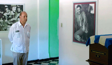 Jean Ziegler besucht in Havanna das Haus, in dem Che Guevara gel...