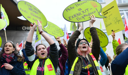 Wen kümmert die Rendite? Die Klinikbeschäftigten verlangen die E...