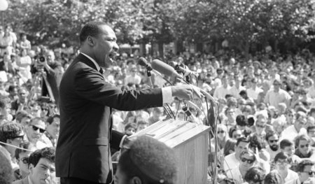 Radikalisierte sich mehr und mehr und trat ein Jahr vor seiner E...