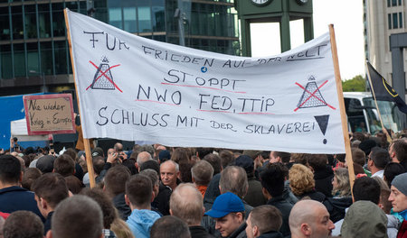 Auch »Reichsbürger« versuchten, bei der »Friedensbewegung 2.0« (...