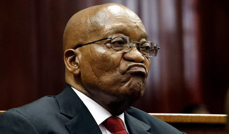 Wenig begeistert: Südafrikas ehemaliger Präsident Jacob Zuma mus...