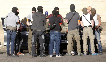 Spezialeinsatzkräfte der Polizei in Münster nahe dem Anschlagsor...