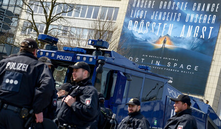 Gegen den Hamburger Antifa-Protest demonstrierten am Samstag zwe... Gegen den Hamburger Antifa-Protest demonstrierten am Samstag zwe...