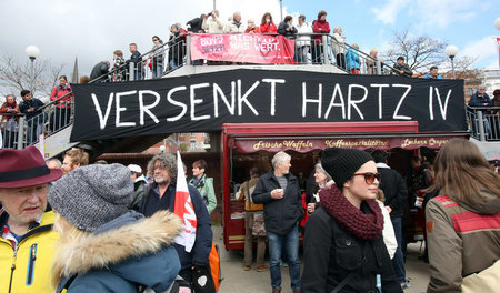 Protest gegen das Sanktionsregime am 1. Mai 2015 in Hamburg