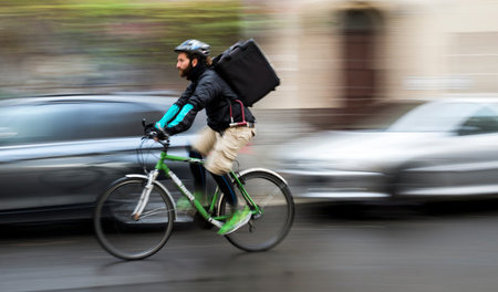 Miserable Arbeitsbedingungen: Beim Lieferdienst Deliveroo setzt ...