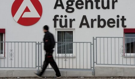 Vereinigt und verteidigt euch, denn der einzelne ist Ämterwillkü...
