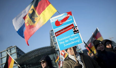 Besonders die Angehörigen der Mittelschicht begegnen der Furcht ... Besonders die Angehörigen der Mittelschicht begegnen der Furcht ...