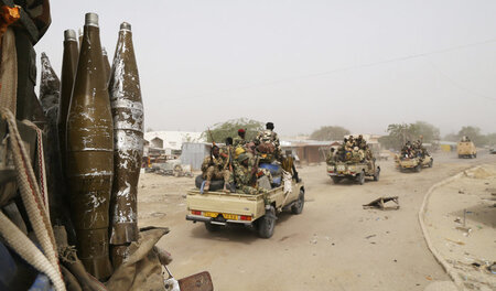 Mischen in Nigeria auch mit: Milizen aus dem Nachbarland Tschad ...