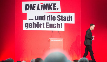 Im Wahlkampf Großes ankündigen und in der Regierung alles mit de...