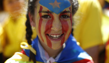 Eine von Hunderttausenden: Demonstrantin am Sonntag in Barcelona