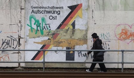 Die Ausländer aus dem Westen brachten akzentfreies Hochdeutsch, ...