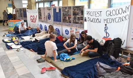 Gegen die Misere im polnischen Gesundheitssystem: Protestlager v...