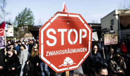 Blockaden, Demonstrationen, ungebetener Besuch beim Vermieter: Z... Blockaden, Demonstrationen, ungebetener Besuch beim Vermieter: Z...