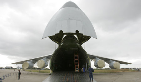 Keine Transporte für Kriegstreiber: Russland stellt der NATO kei...