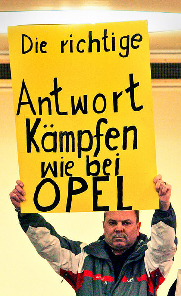 Protestplakat vor dwm Nokia-Werkstor