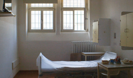 »Besondere Traditionen« (Gefängniskrankenhaus Hohenasberg) »Besondere Traditionen« (Gefängniskrankenhaus Hohenasberg)
