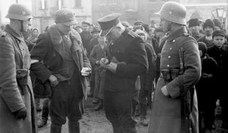 Ende eines Geschichtsbildes: Hilfe polnischer Zivilisten für Ver... Ende eines Geschichtsbildes: Hilfe polnischer Zivilisten für Ver...