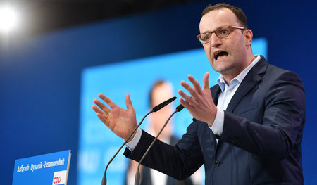 Kürzt die Krankenhäuser zusammen: Bundesgesundheitsminister Jens... Kürzt die Krankenhäuser zusammen: Bundesgesundheitsminister Jens...