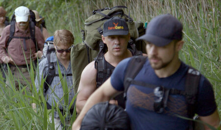 Durch Wald und Wiese beim Prepper-Survival-Training: »Re: Gerüst... Durch Wald und Wiese beim Prepper-Survival-Training: »Re: Gerüst...